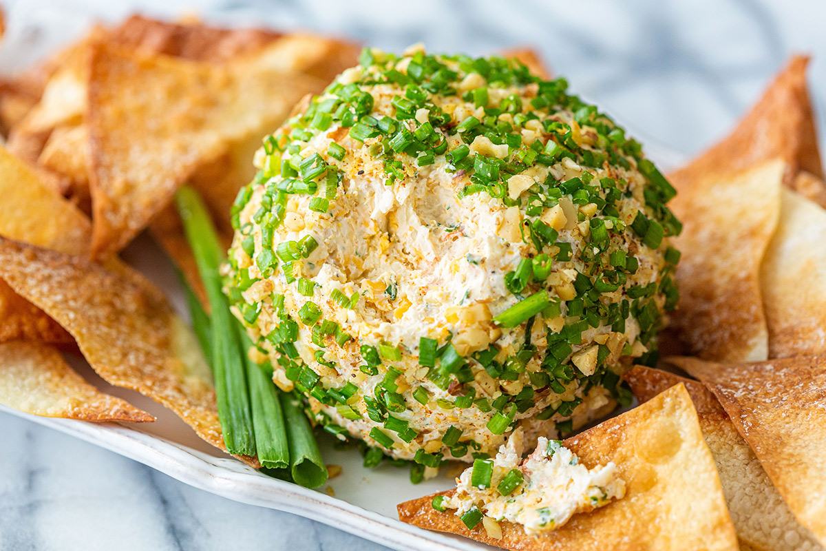 Easy Crab Cheese Ball with Wonton Chips