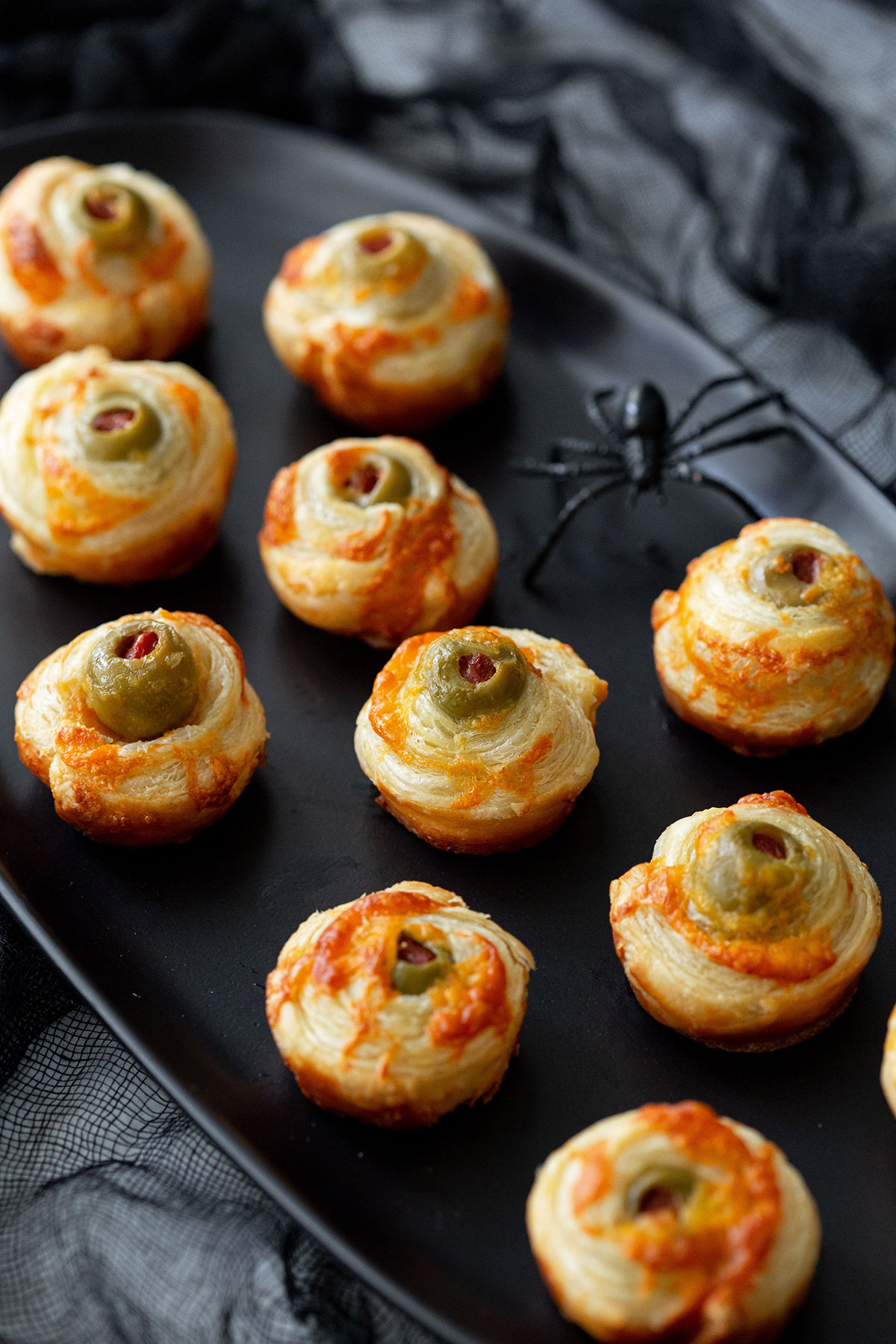 Cheesy Olive Puff Pastry Bites