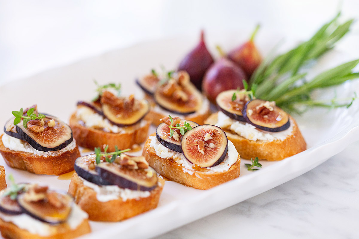 Goat Cheese Crostini with Sliced Figs