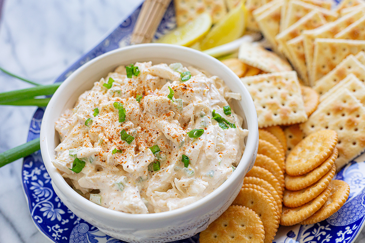 Cold Crab Dip with Crackers