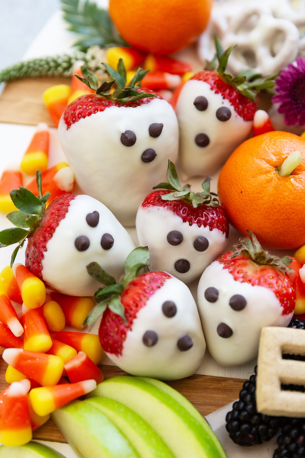 Ghost White Chocolate Dipped Strawberries